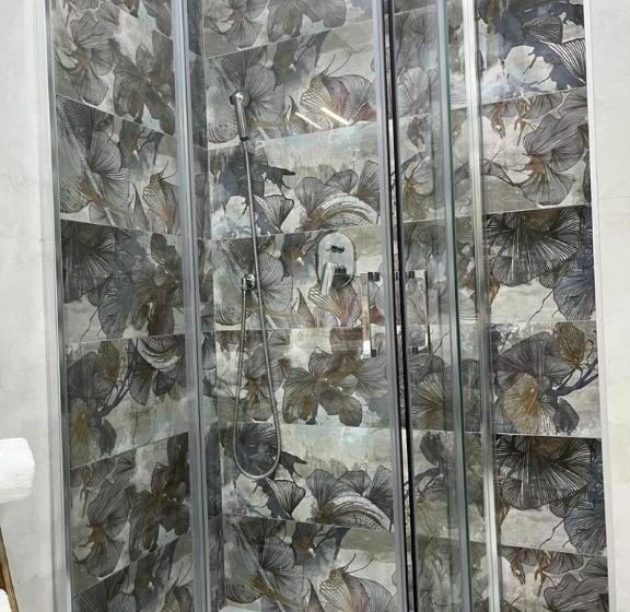 اتاق لوکس, Royal Flower