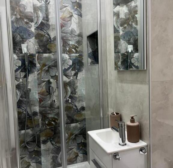 اتاق استاندارد یک نفره, Royal Flower