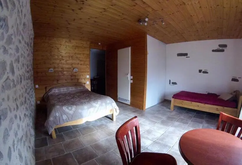 Classic Quadruple Occupancy Room, Restaurant Le Chamois