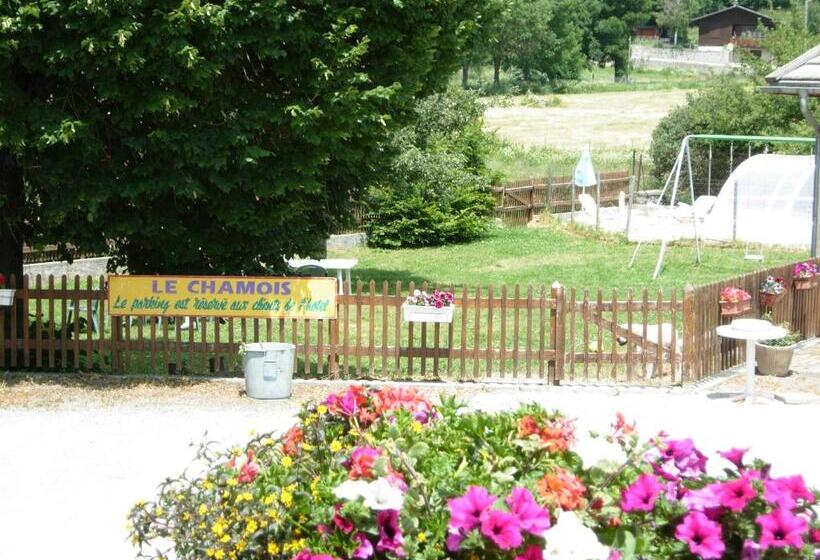 חדר קלאסי לארבעה, Restaurant Le Chamois