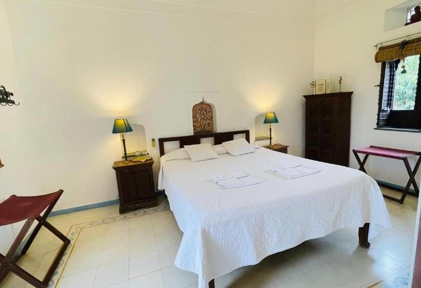 デラックスルーム, Mosaics Guest House