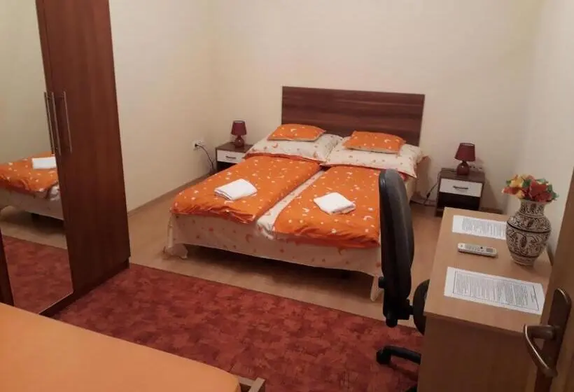 コンフォートトリプルルーム, Piac Utcai Apartman