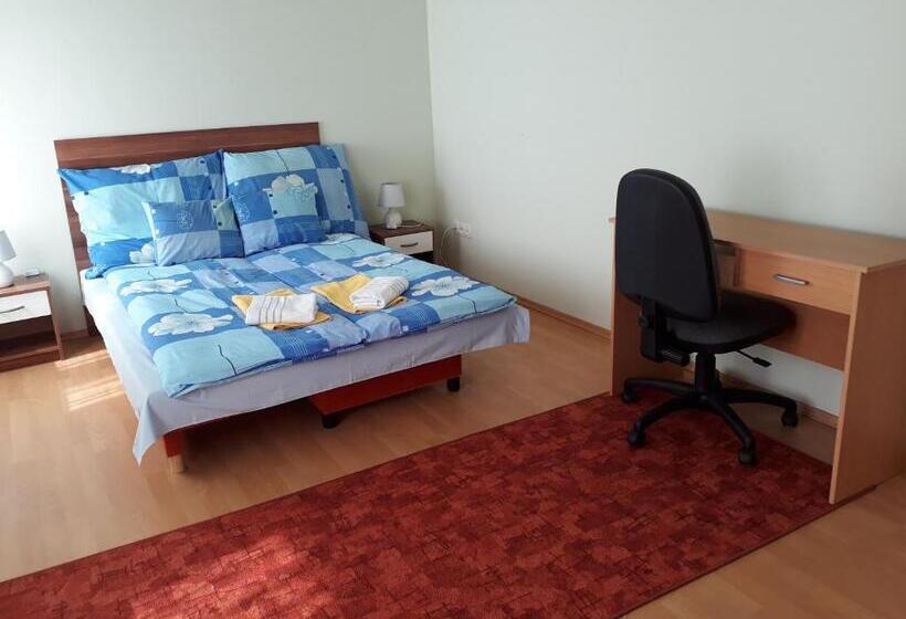 コンフォートトリプルルーム, Piac Utcai Apartman