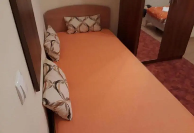 コンフォートトリプルルーム, Piac Utcai Apartman