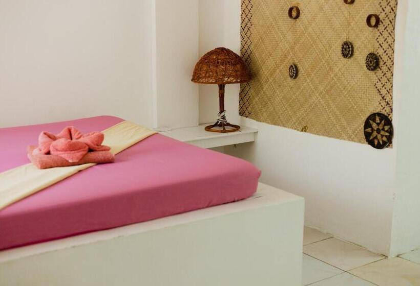 스탠다드 트리플 룸 가든 전망, Puerto Galera Hostel