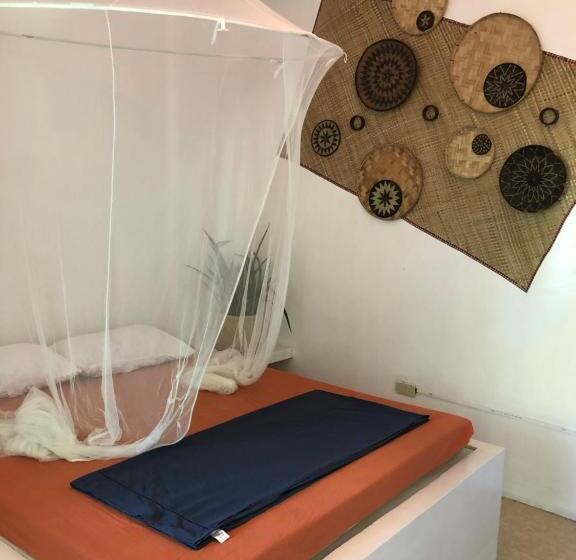스탠다드 룸 킹사이즈 침대, Puerto Galera Hostel