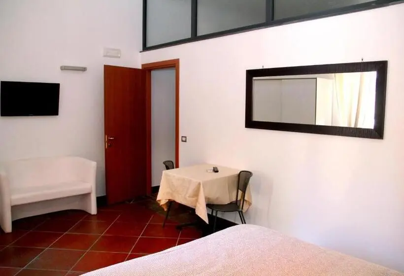 اتاق لوکس با تخت بزرگ, B&b Darsena