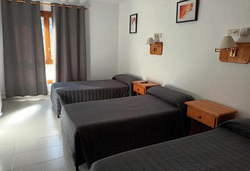 컴포트 트리플 룸, Familiar Maximina