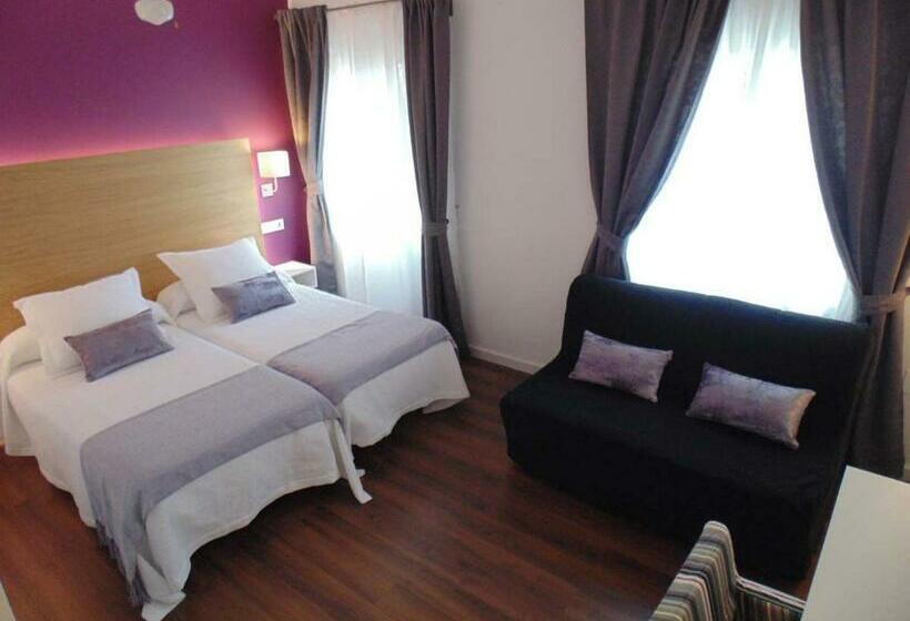 标准三人间, Llorca