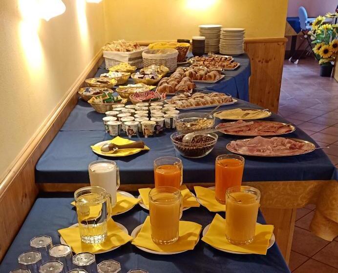 חדר סטנדרט לשלושה עם מרפסת, Cielo Blu