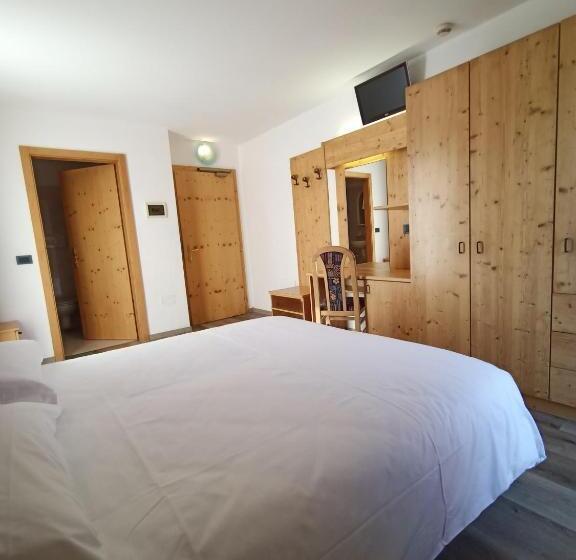 חדר לארבעה סטנדרטי עם מרפסת, Cielo Blu