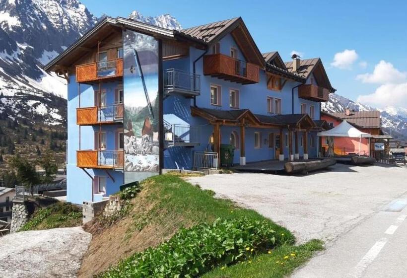 חדר לארבעה סטנדרטי עם מרפסת, Cielo Blu