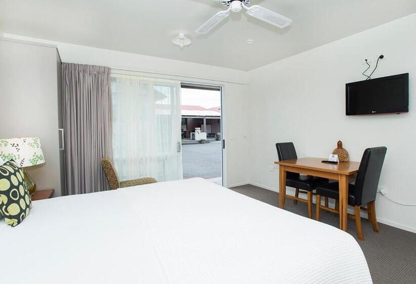 إستوديو قياسى, Ahikaa Gisborne Motel