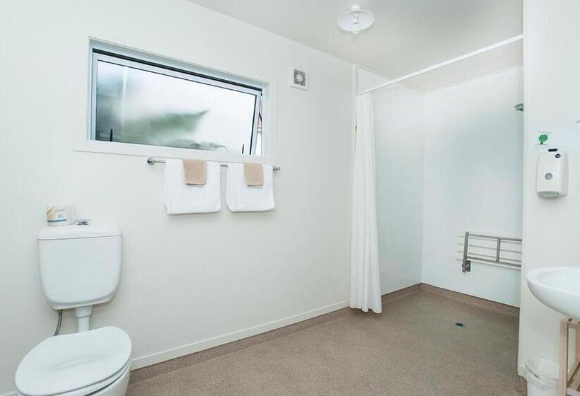 إستوديو قياسى, Ahikaa Gisborne Motel