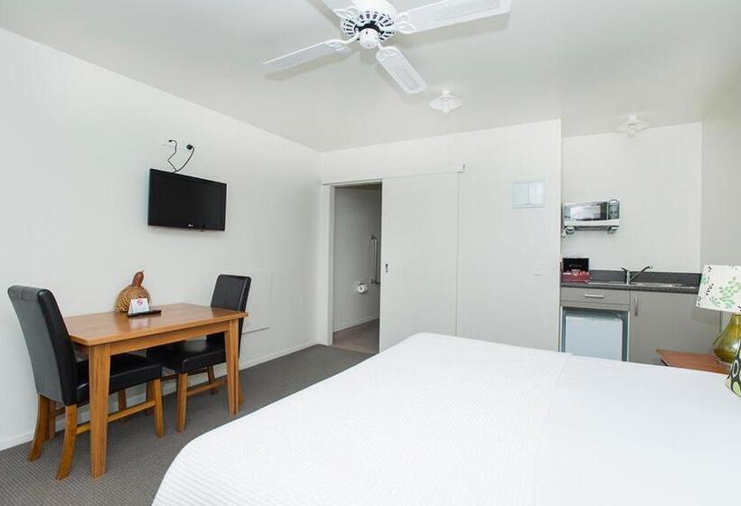 إستوديو قياسى, Ahikaa Gisborne Motel