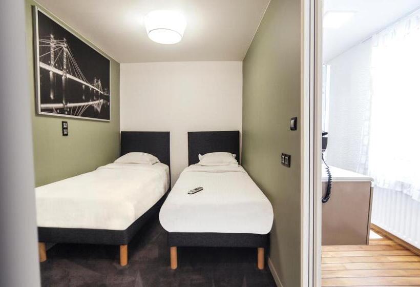 Семейный Номер, Cit Hotel B