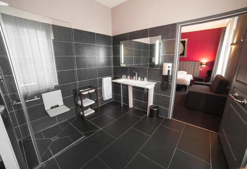 חדר משפחתי, Cit Hotel B