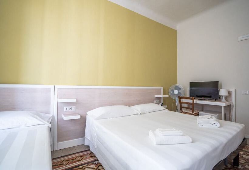 Номер Стандарт Трехместный, Albergo Centrale