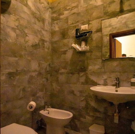 Четырехместный Номер Стандарт, Albergo Centrale