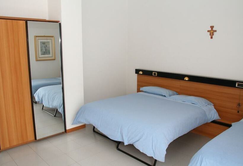 חדר סטנדרט לשלושה, Albergo Sala