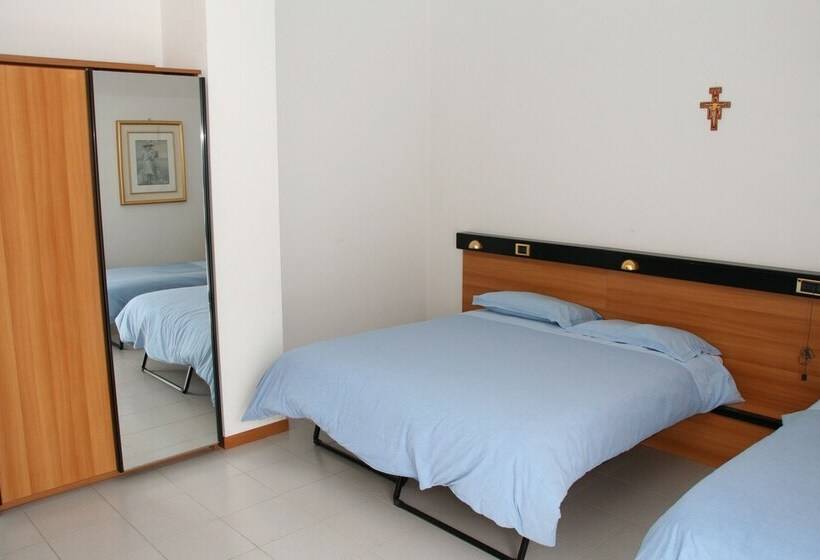 חדר סטנדרט לשלושה, Albergo Sala