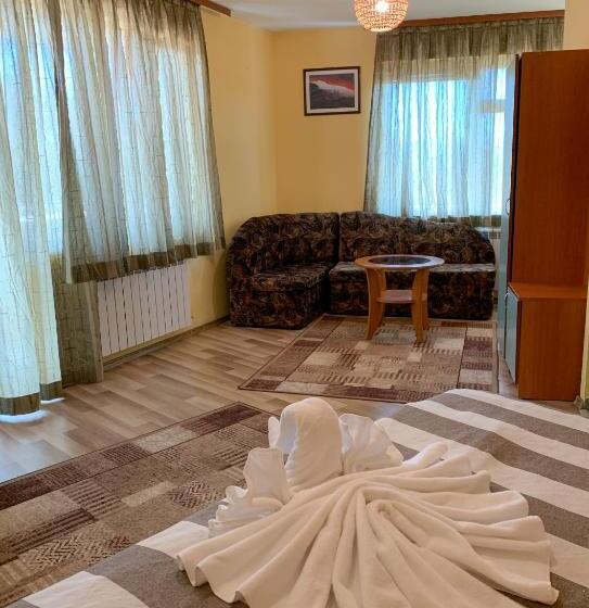 스탠다드 룸, Alpha Family