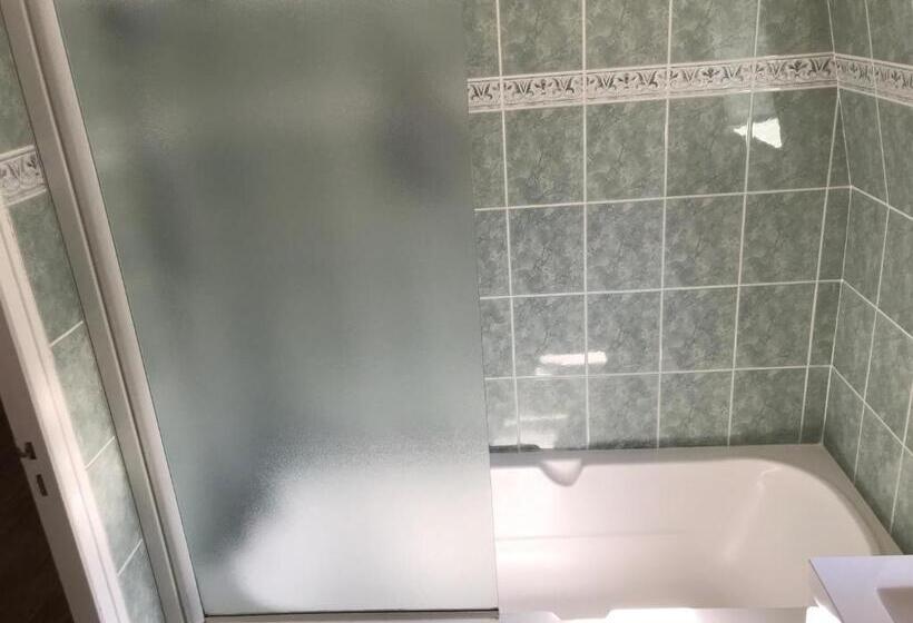 חדר סופריור עם מיטת קינג, Logis Auberge De La Fontaine