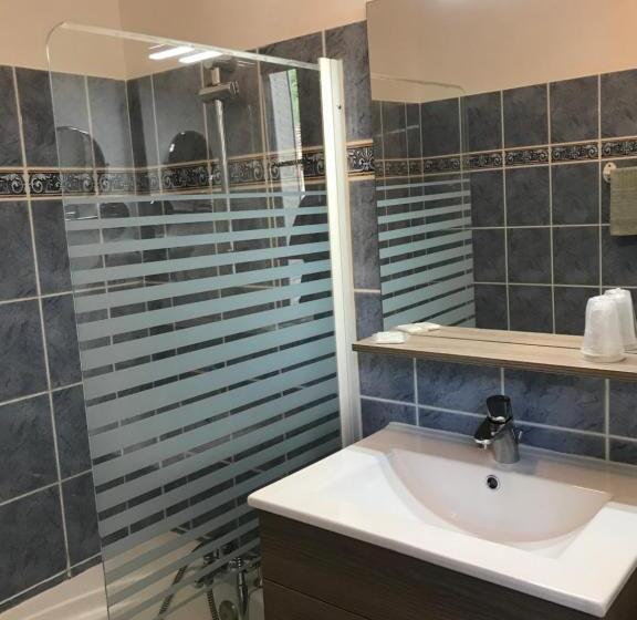 חדר סטנדרט עם מרפסת, Logis Auberge De La Fontaine