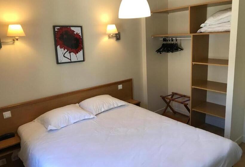 Номер Стандарт с Балконом, Logis Auberge De La Fontaine