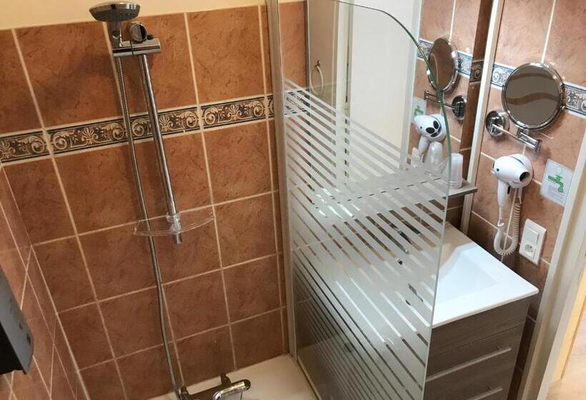 חדר משפתחתי סופריור, Logis Auberge De La Fontaine