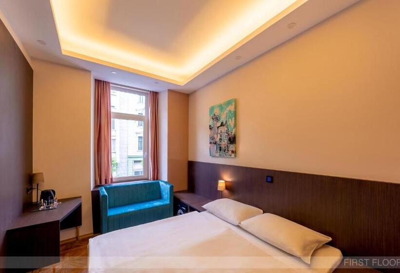 اتاق استاندارد یک نفره, Center Ljubljana