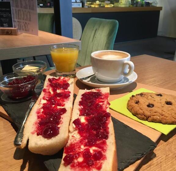 اتاق کلاسیک سه تخته, Center Ljubljana