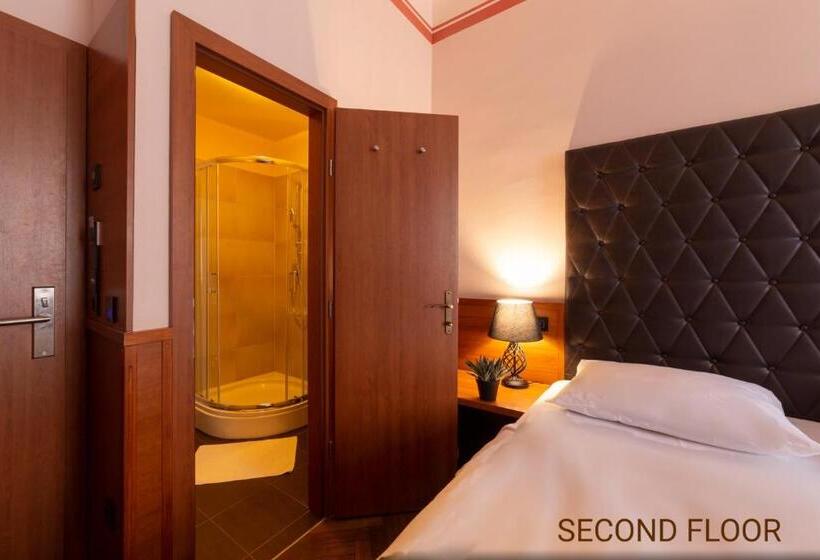 اتاق استاندارد یک نفره, Center Ljubljana