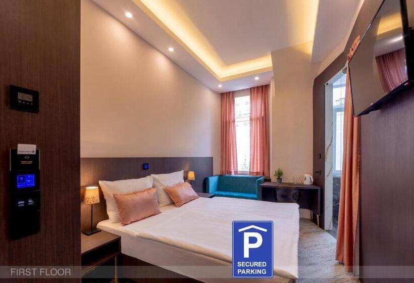 اتاق استاندارد یک نفره, Center Ljubljana