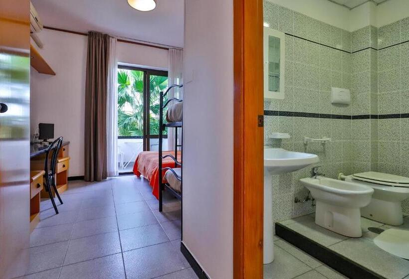 Четырехместный Номер Стандарт, Delfa