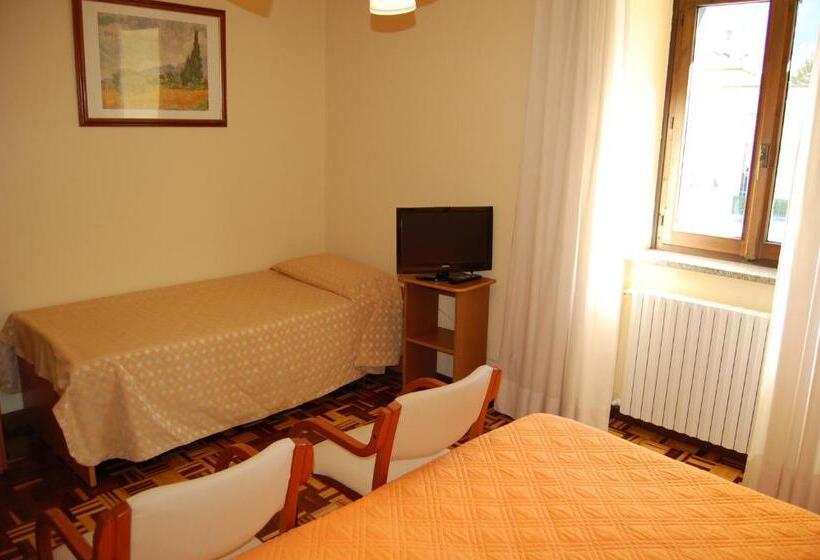 חדר סטנדרט לארבעה, Delle Alpi