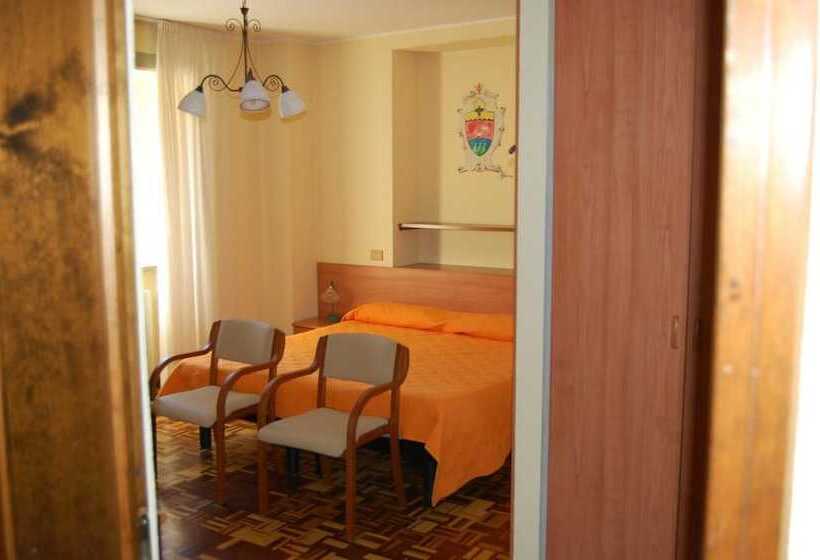 חדר סטנדרט לשלושה, Delle Alpi