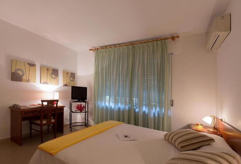 Номер Стандарт Индивидуальный, Donatella