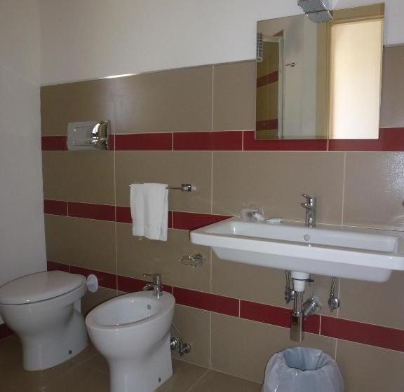 Семейный Номер, Donatella