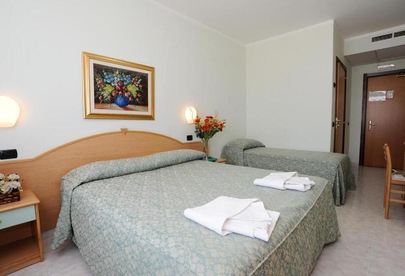 标准三人间, Garden