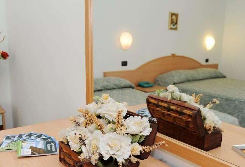 标准三人间, Garden