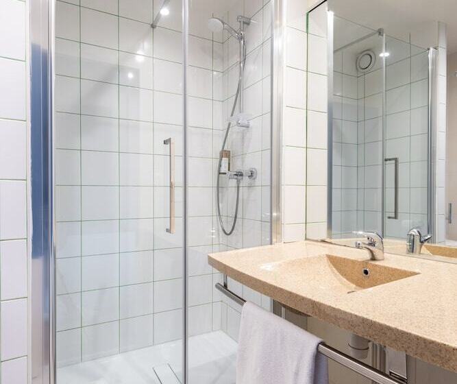 标准间, Greet Chartres Est