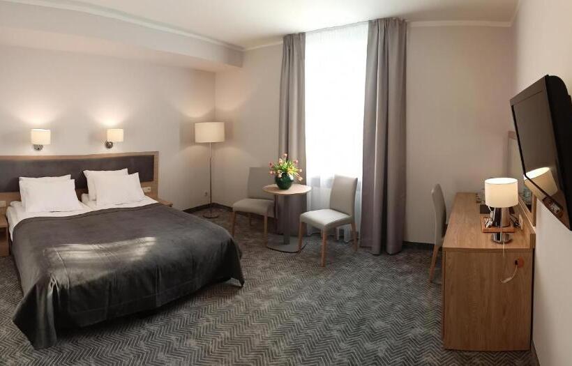 스탠다드 싱글 룸, Gromada