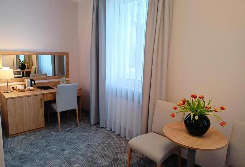 스탠다드 싱글 룸, Gromada