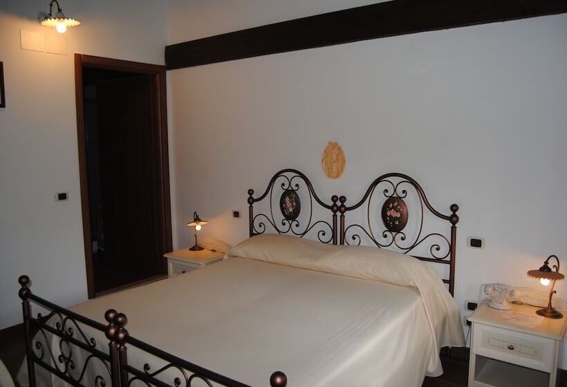 חדר סטנדרט יחיד, Il Dito E La Luna