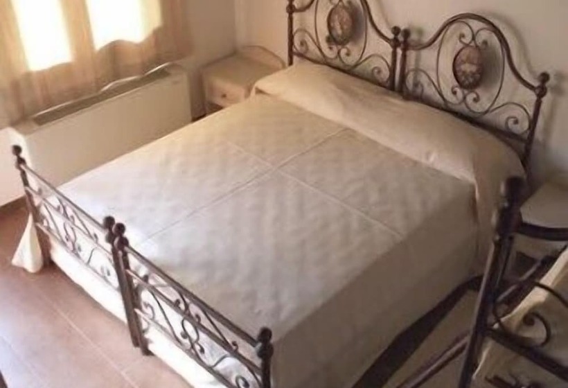 חדר סטנדרט, Il Dito E La Luna