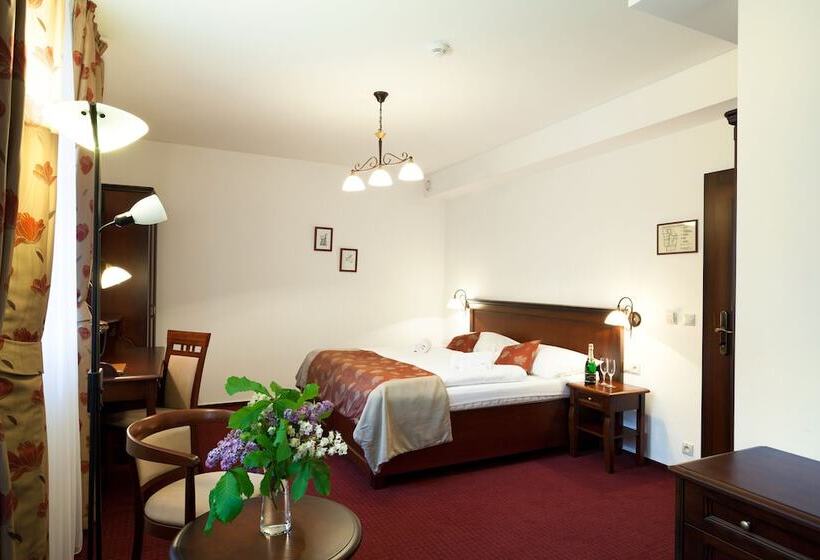 חדר סטנדרט, Joseph 1699