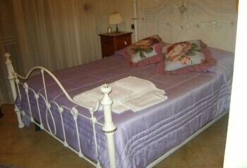 اتاق کلاسیک, La Petite Maison