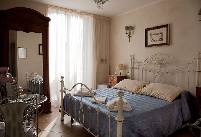 클래식 룸, La Petite Maison