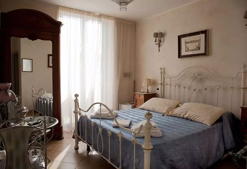 クラシックルーム, La Petite Maison